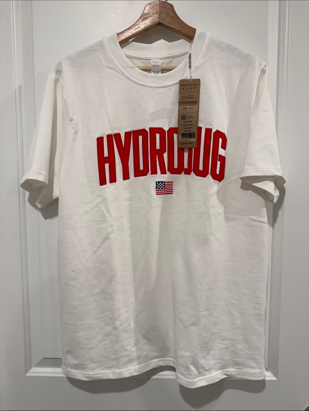 NWT HydroJug T-Shirt - Size S/M ❤️💙🤍✨